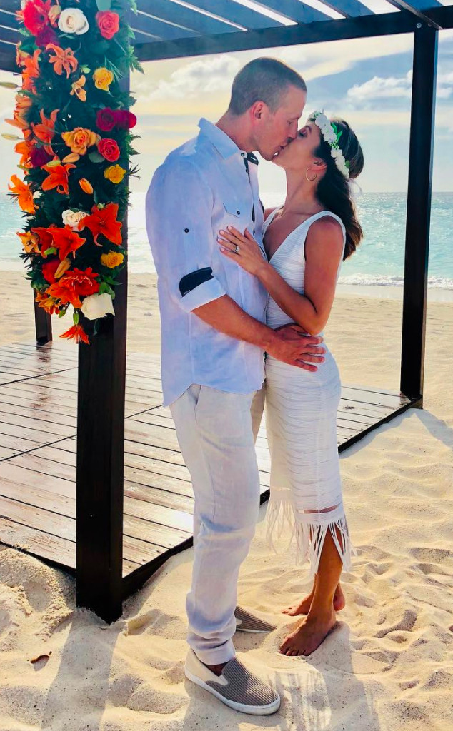 The Bachelorette S Ashley Hebert And J P Rosenbaum Renew